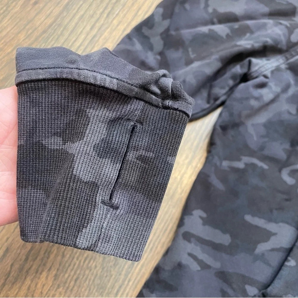 Lululemon Scuba Pullover in Incognito Camo Multi Grey size 4 - Picture 10 of 12